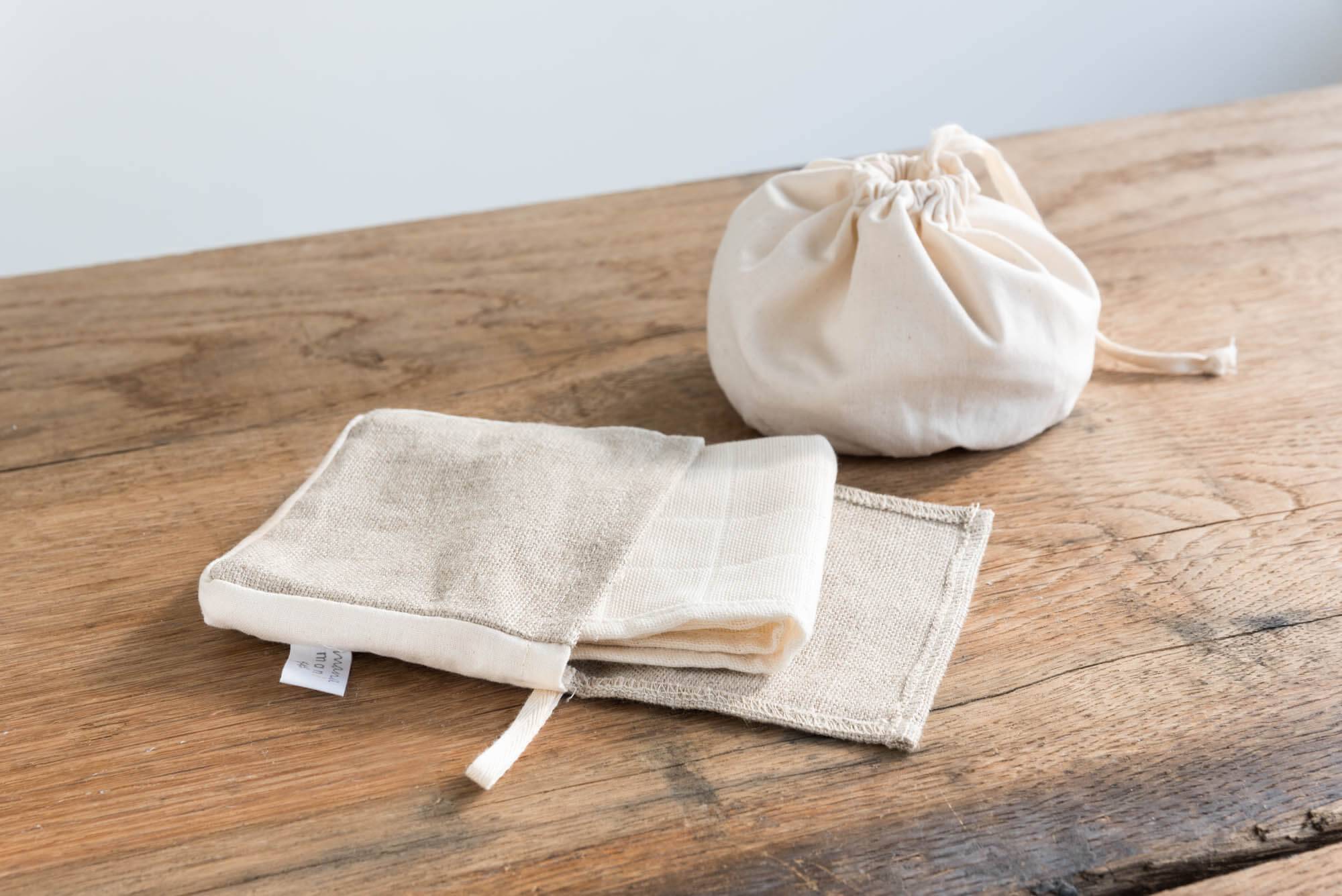 Kit mouchoirs en tissu avec son pochon - coloris blanc.