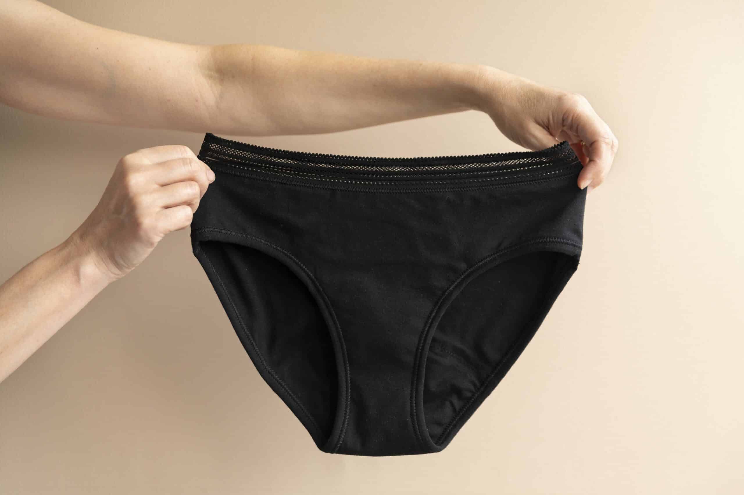 Culotte menstruelle noire pour flux normaux à abondants 